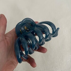 Heavy duty hair clip -wave